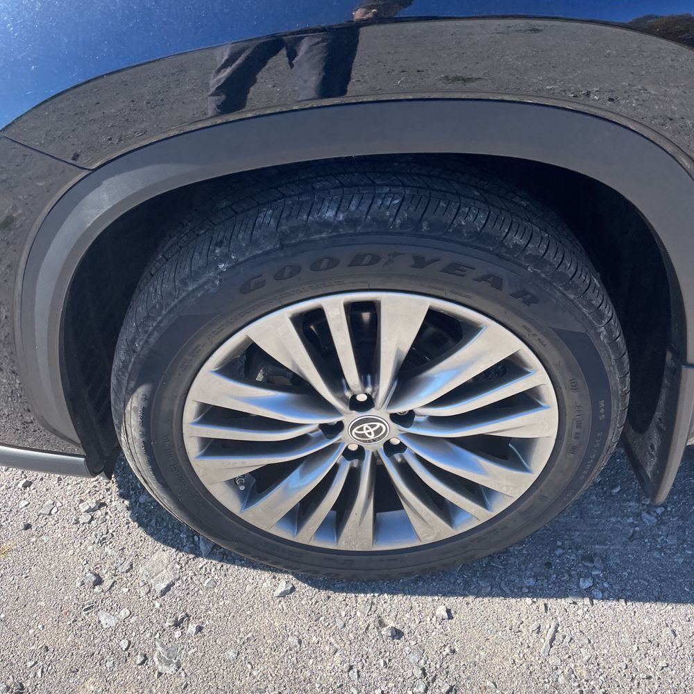 2022 Toyota Highlander Hybrid Platinum