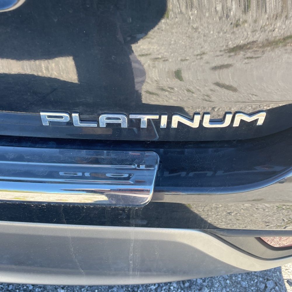 2022 Toyota Highlander Hybrid Platinum