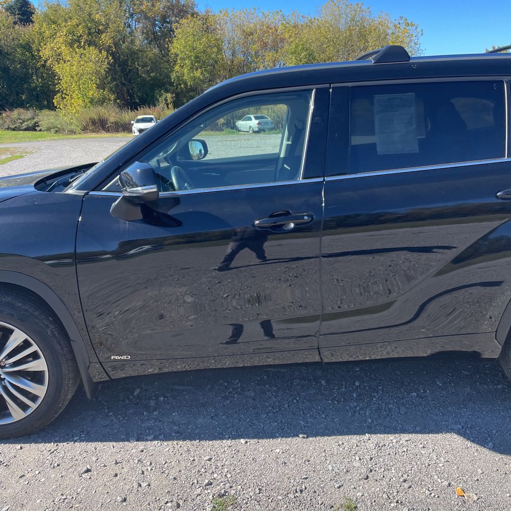 2022 Toyota Highlander Hybrid Platinum