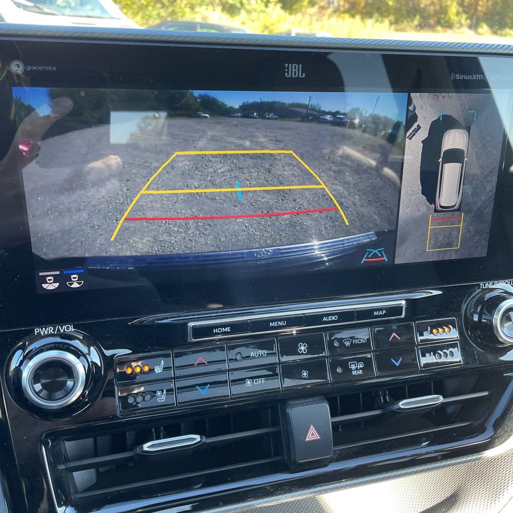 2022 Toyota Highlander Hybrid Platinum