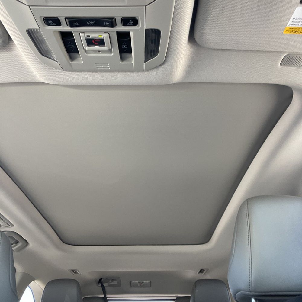 2022 Toyota Highlander Hybrid Platinum