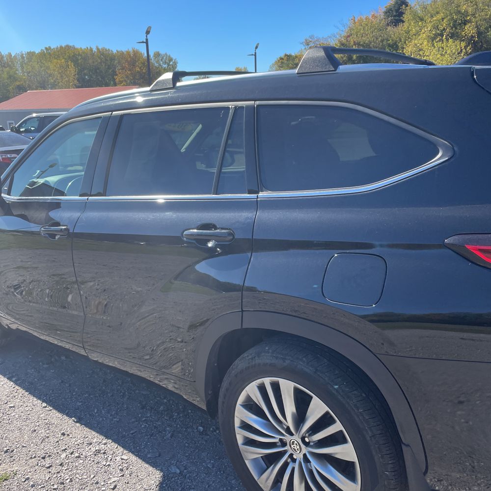 2022 Toyota Highlander Hybrid Platinum