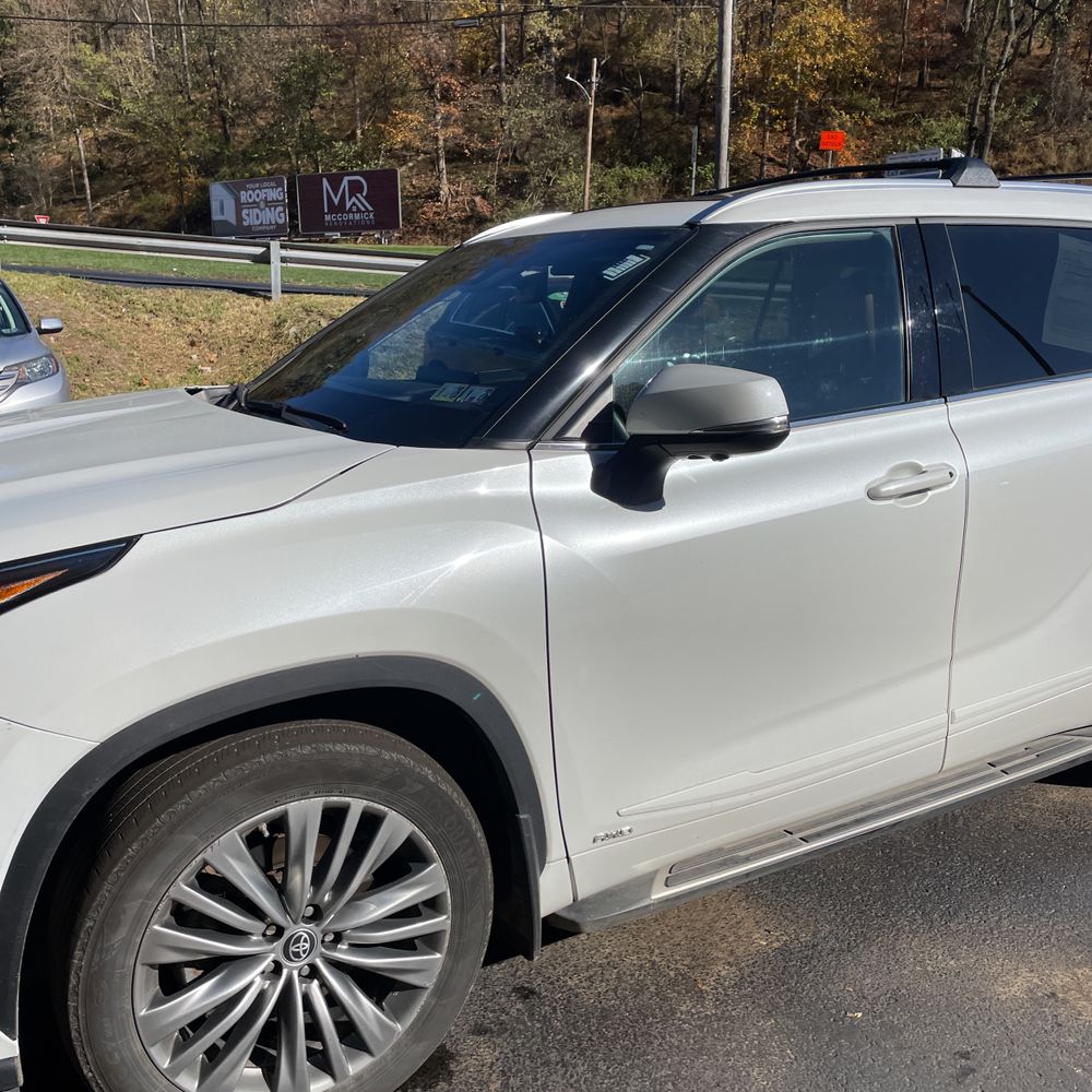 2023 Toyota Highlander Hybrid Platinum
