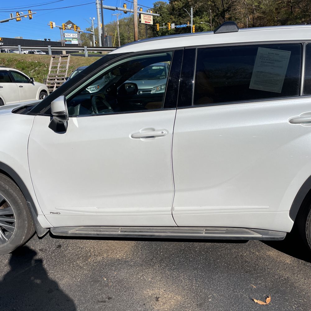 2023 Toyota Highlander Hybrid Platinum