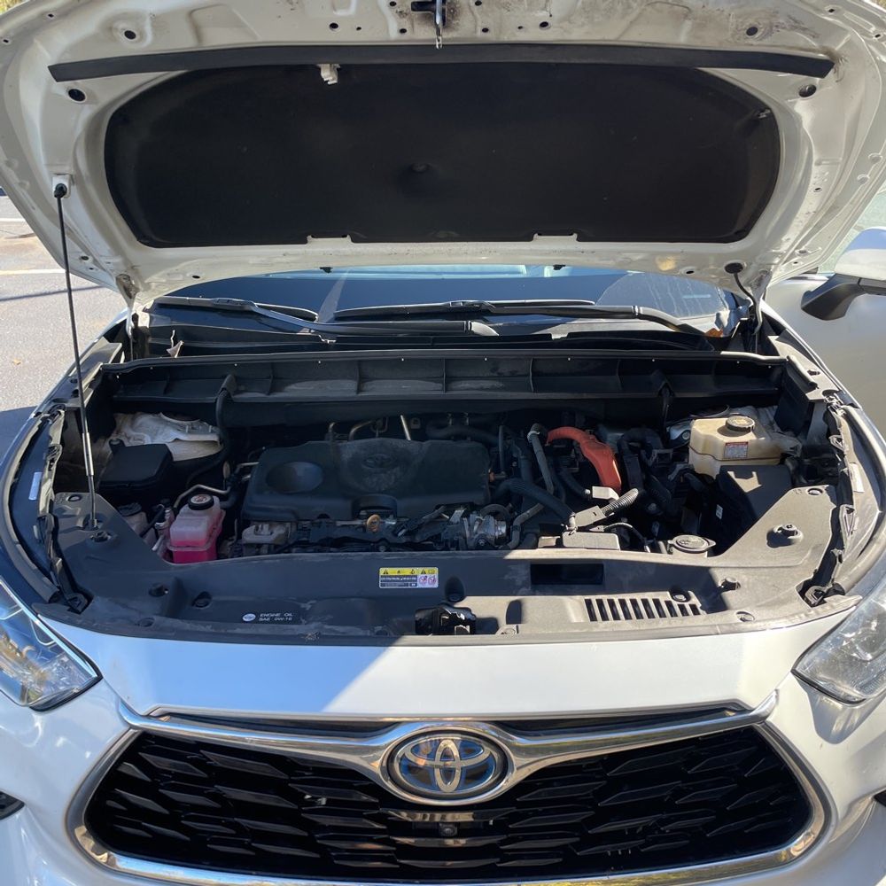 2023 Toyota Highlander Hybrid Platinum