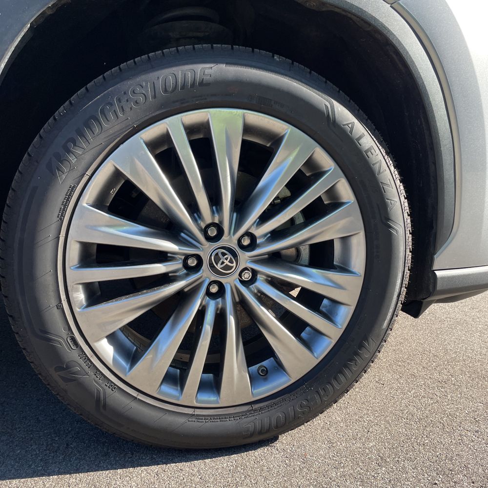2022 Toyota Highlander Hybrid Platinum