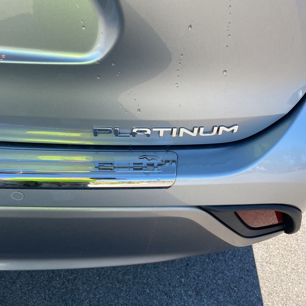 2022 Toyota Highlander Hybrid Platinum