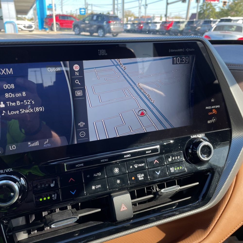 2022 Toyota Highlander Hybrid Platinum