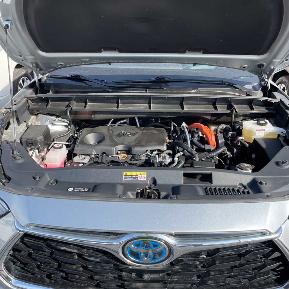 2022 Toyota Highlander Hybrid Platinum