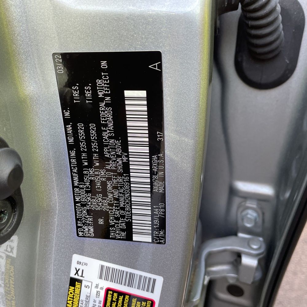 2022 Toyota Highlander Hybrid Platinum