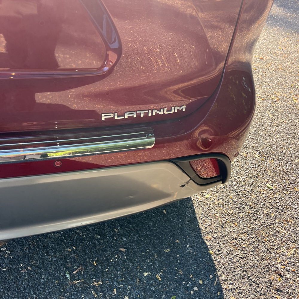 2023 Toyota Highlander Hybrid Platinum