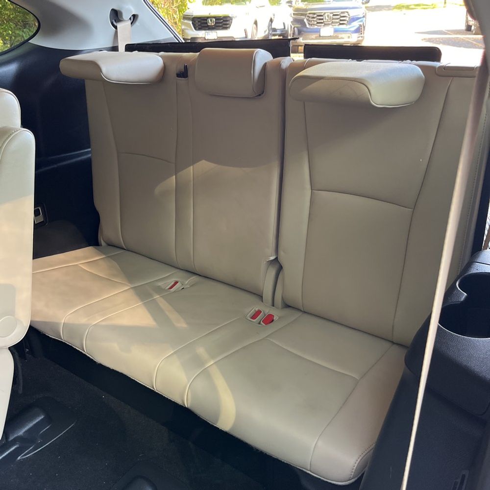 2023 Toyota Highlander Hybrid Platinum