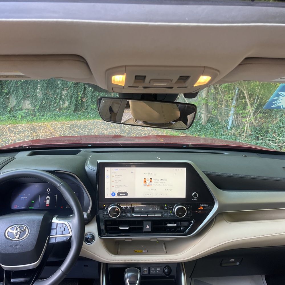 2023 Toyota Highlander Hybrid Platinum