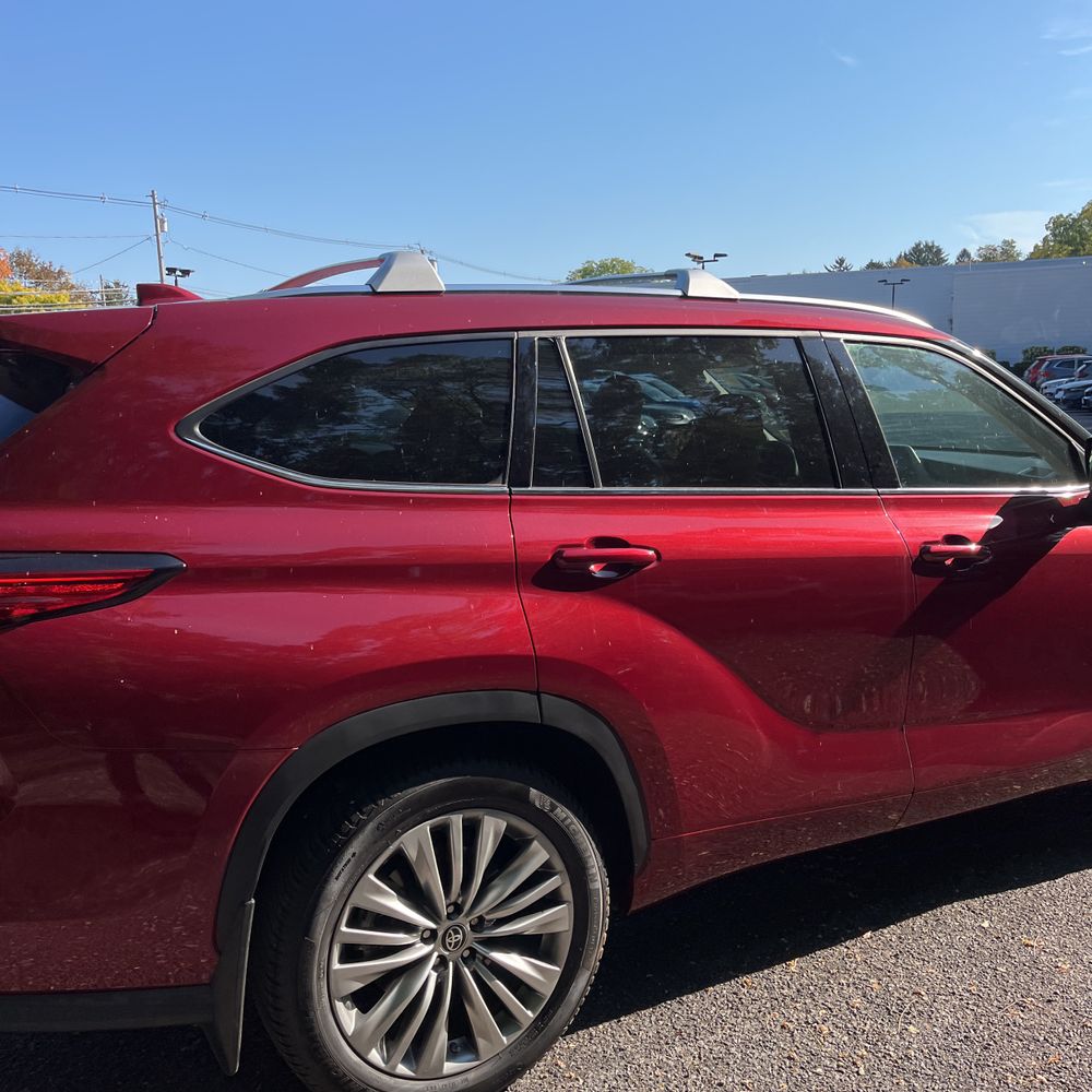 2023 Toyota Highlander Hybrid Platinum