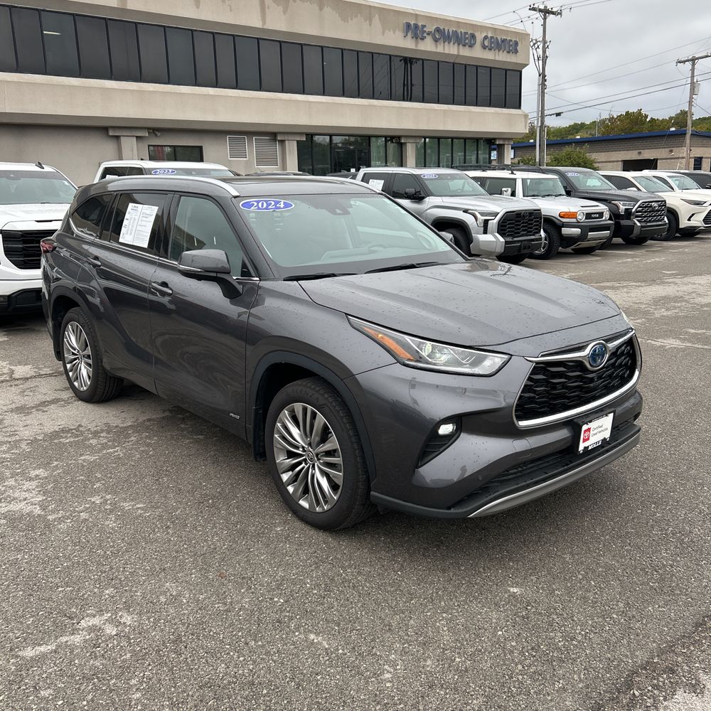 2024 Toyota Highlander Hybrid Platinum