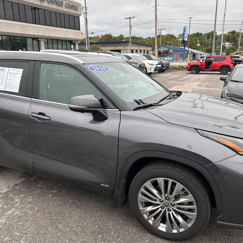 2024 Toyota Highlander Hybrid Platinum