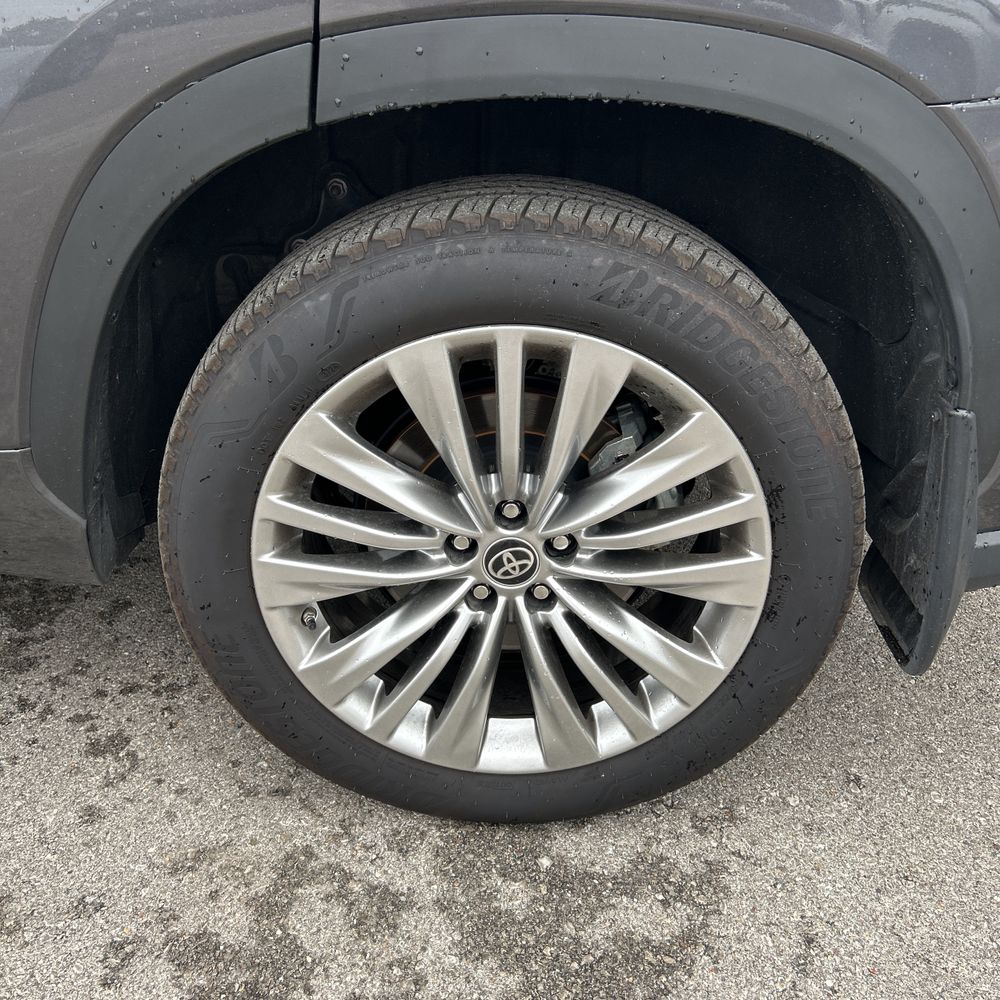 2024 Toyota Highlander Hybrid Platinum