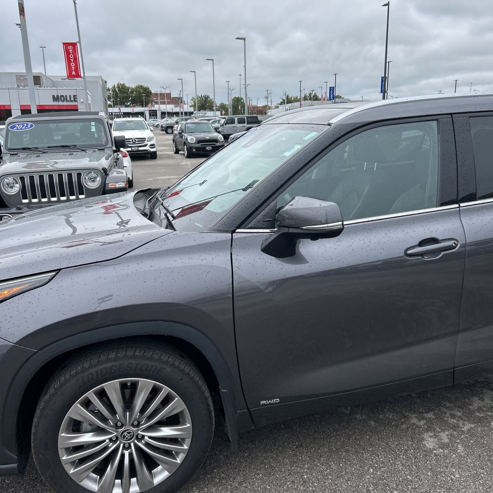 2024 Toyota Highlander Hybrid Platinum