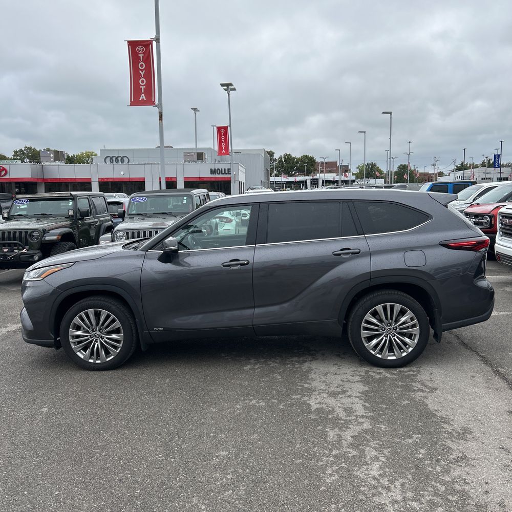 2024 Toyota Highlander Hybrid Platinum
