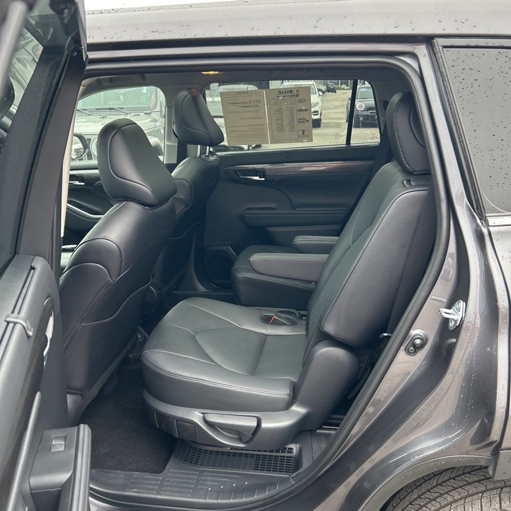 2024 Toyota Highlander Hybrid Platinum