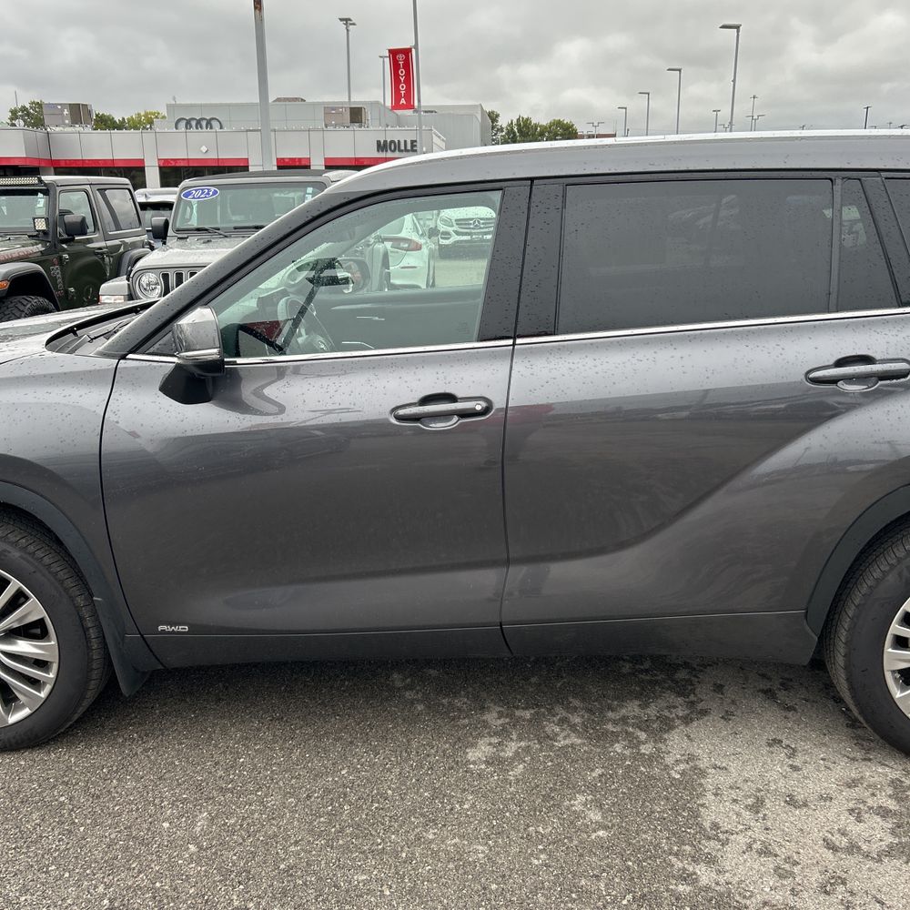 2024 Toyota Highlander Hybrid Platinum