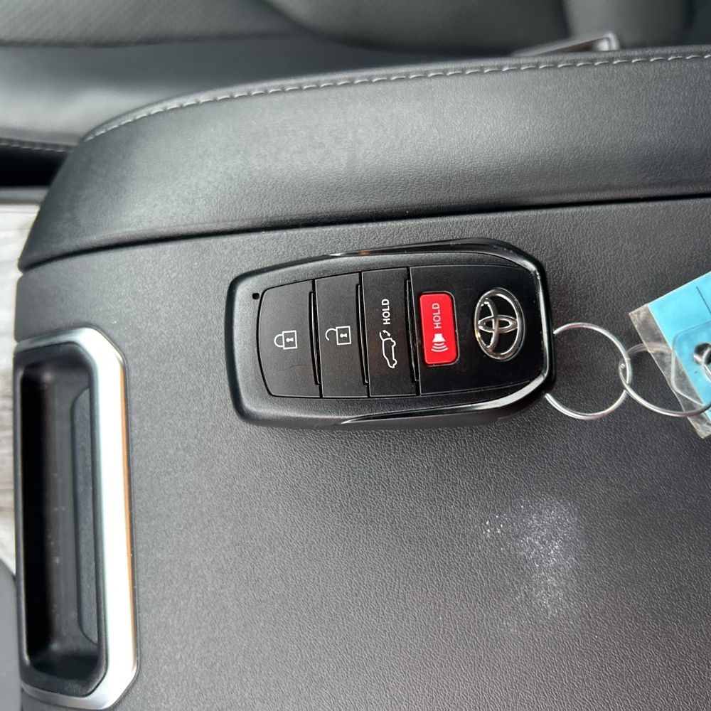2024 Toyota Highlander Hybrid Platinum