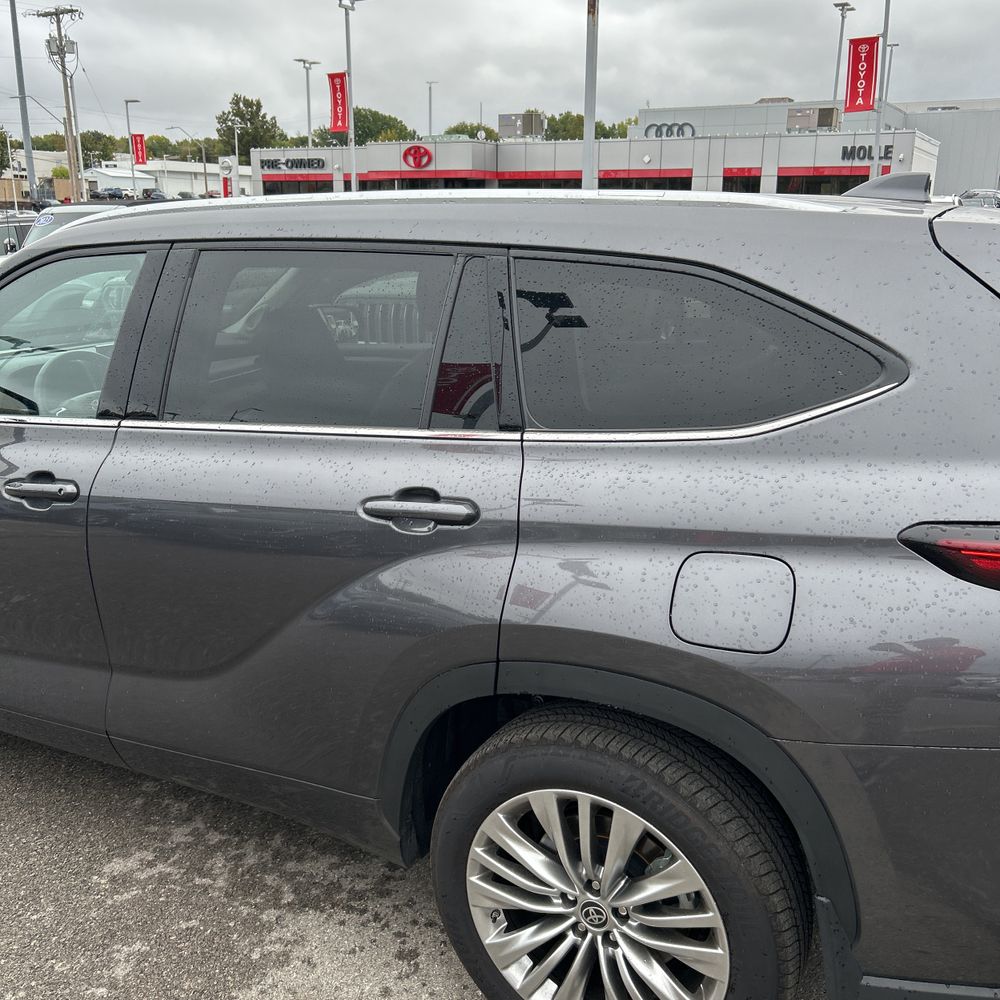 2024 Toyota Highlander Hybrid Platinum