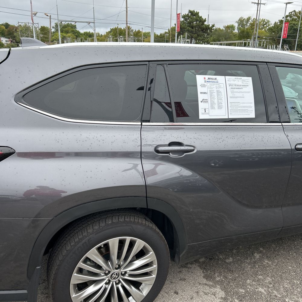 2024 Toyota Highlander Hybrid Platinum