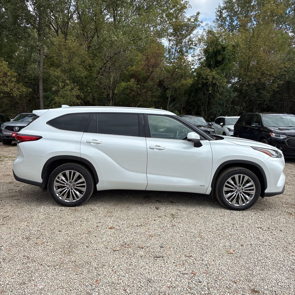 2023 Toyota Highlander Hybrid Platinum