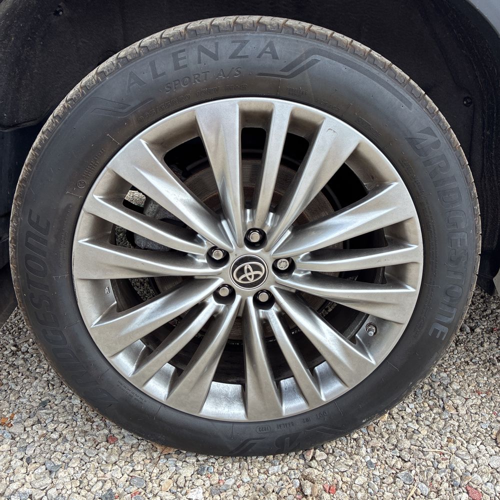 2023 Toyota Highlander Hybrid Platinum