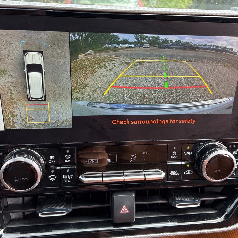 2023 Toyota Highlander Hybrid Platinum