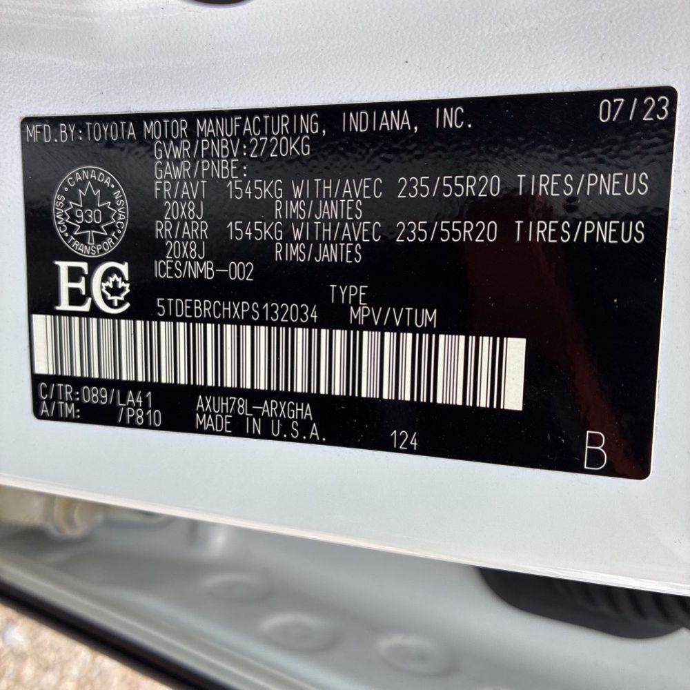 2023 Toyota Highlander Hybrid Platinum