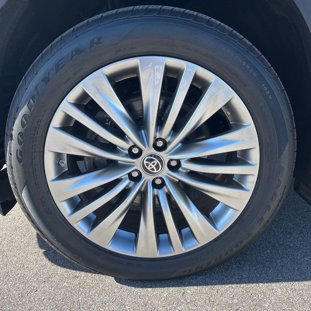 2023 Toyota Highlander Hybrid Platinum