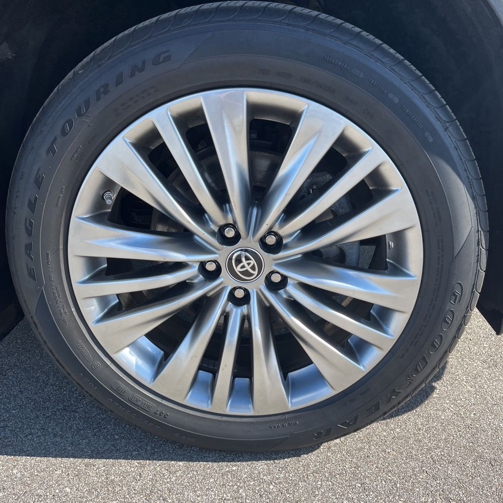 2023 Toyota Highlander Hybrid Platinum