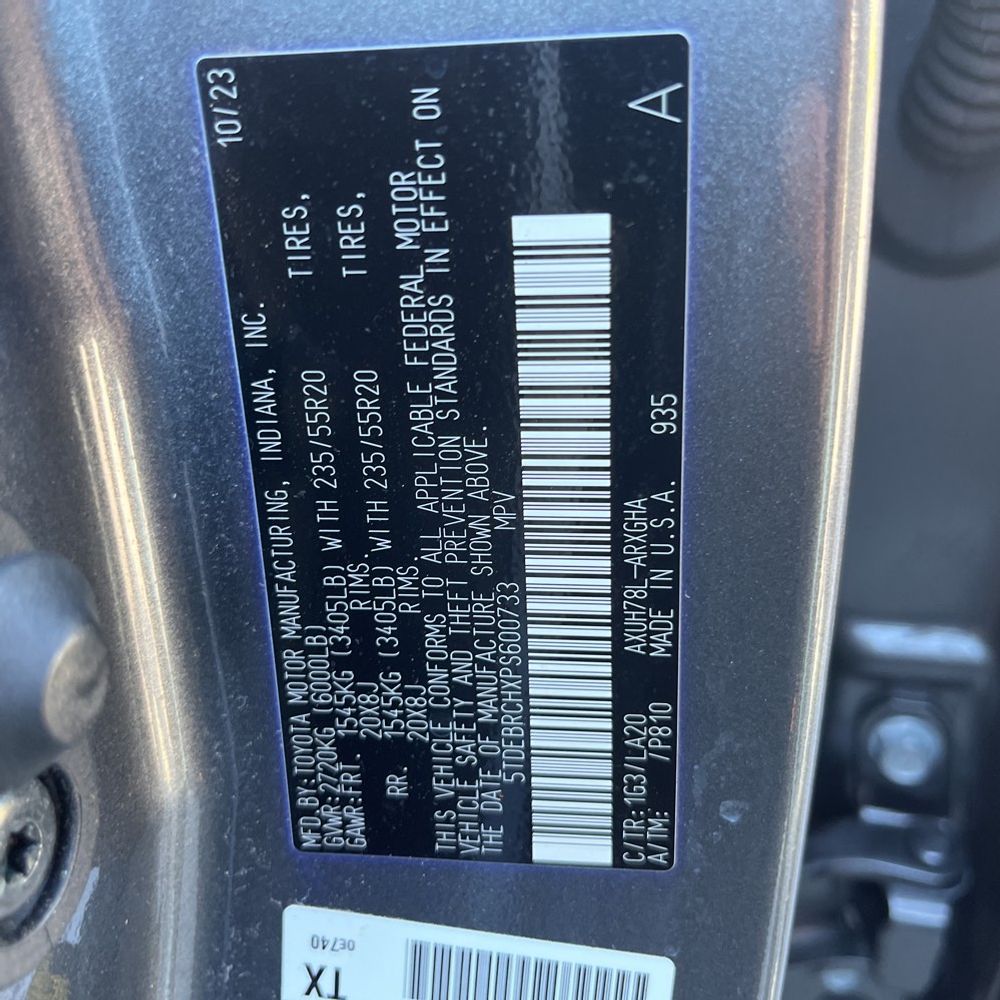 2023 Toyota Highlander Hybrid Platinum