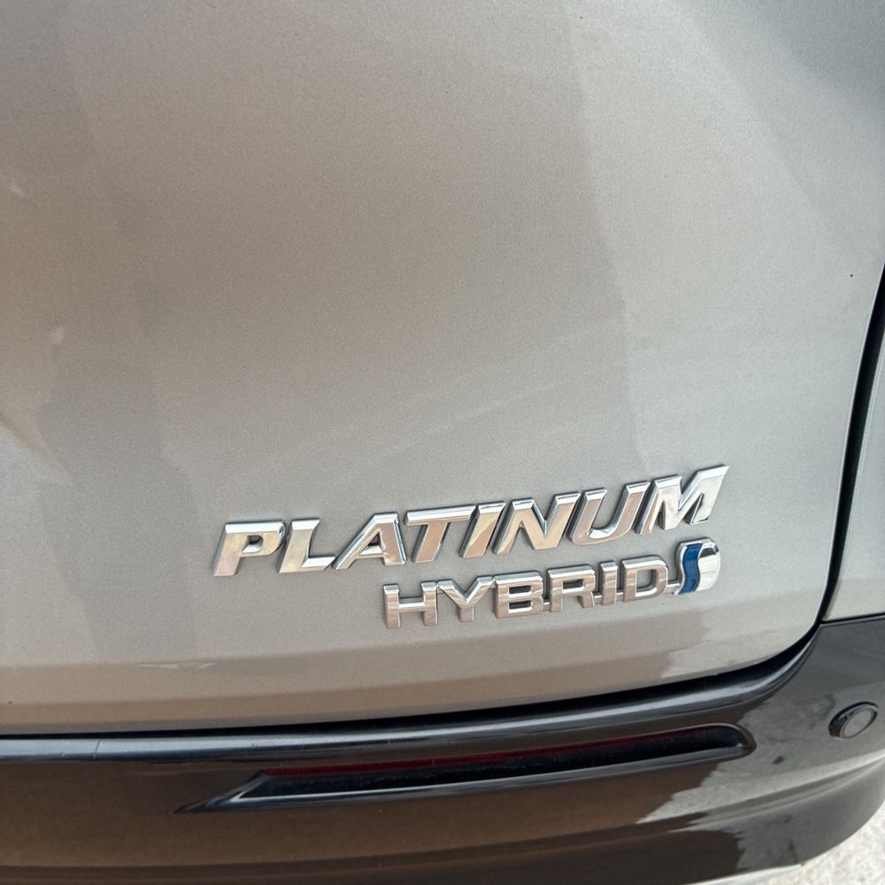 2022 Toyota Sienna Platinum 7-Passenger
