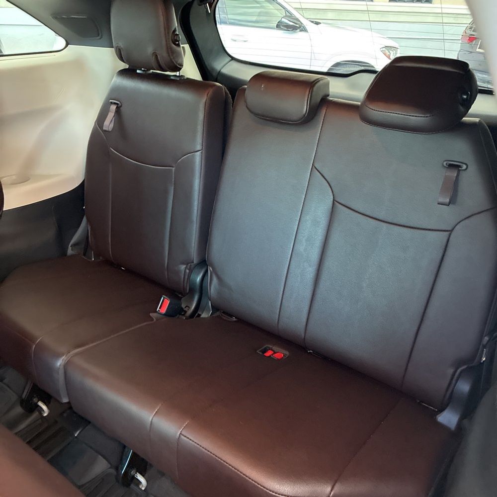 2022 Toyota Sienna Platinum 7-Passenger