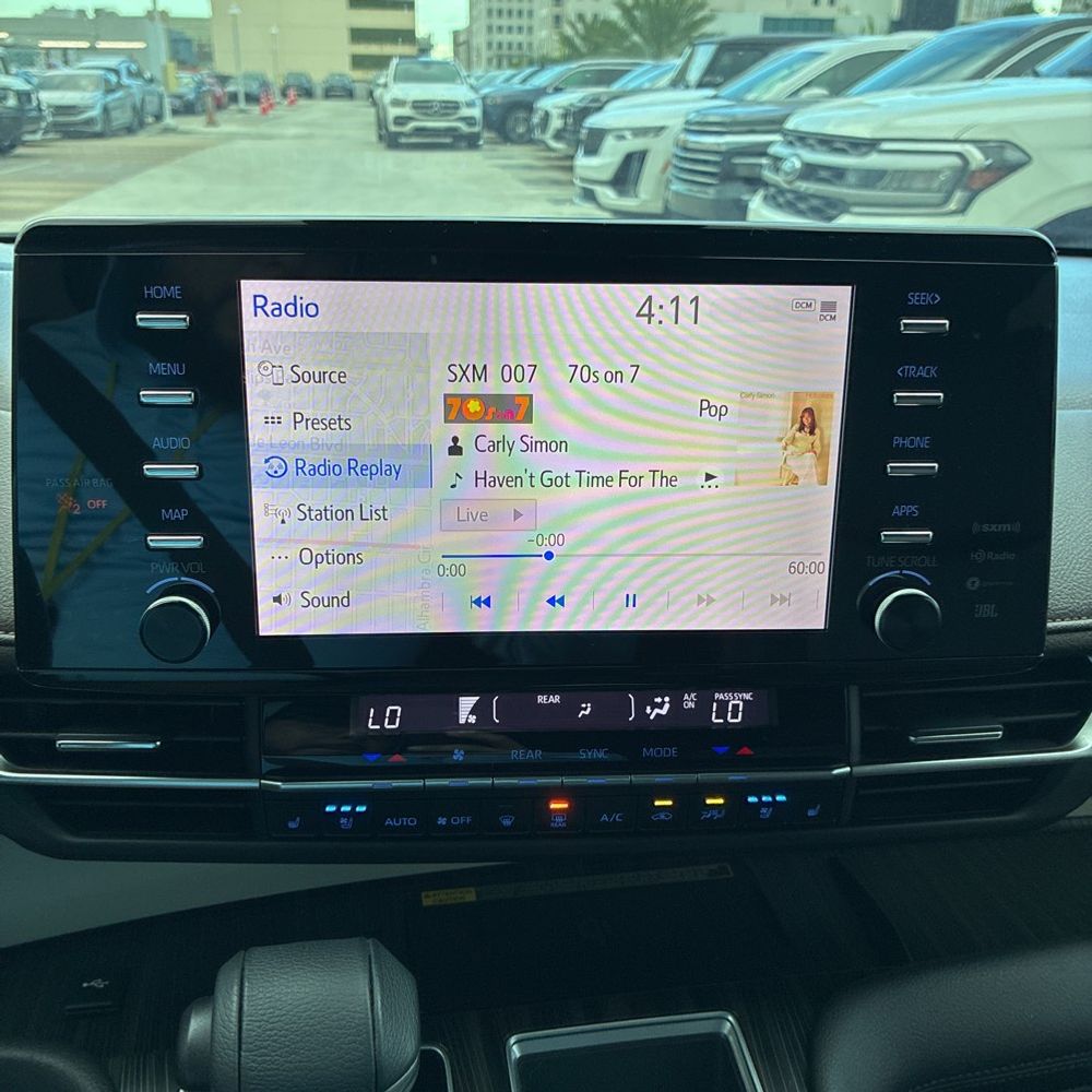 2022 Toyota Sienna Platinum 7-Passenger