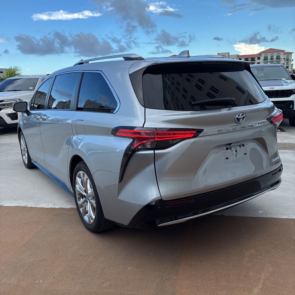 2022 Toyota Sienna Platinum 7-Passenger