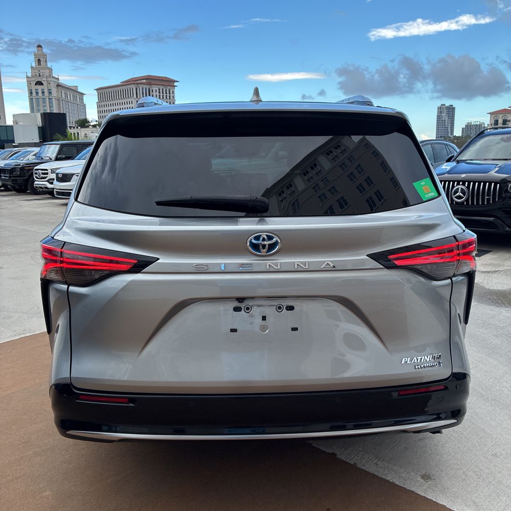2022 Toyota Sienna Platinum 7-Passenger