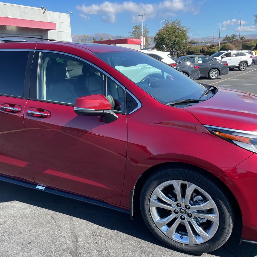 2022 Toyota Sienna Platinum 7-Passenger