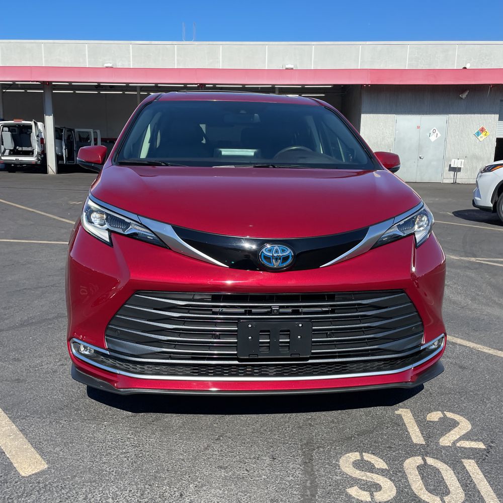 2022 Toyota Sienna Platinum 7-Passenger