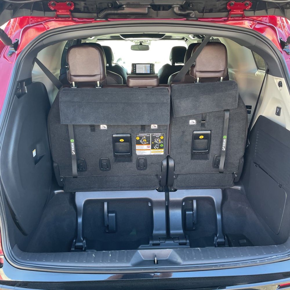 2022 Toyota Sienna Platinum 7-Passenger