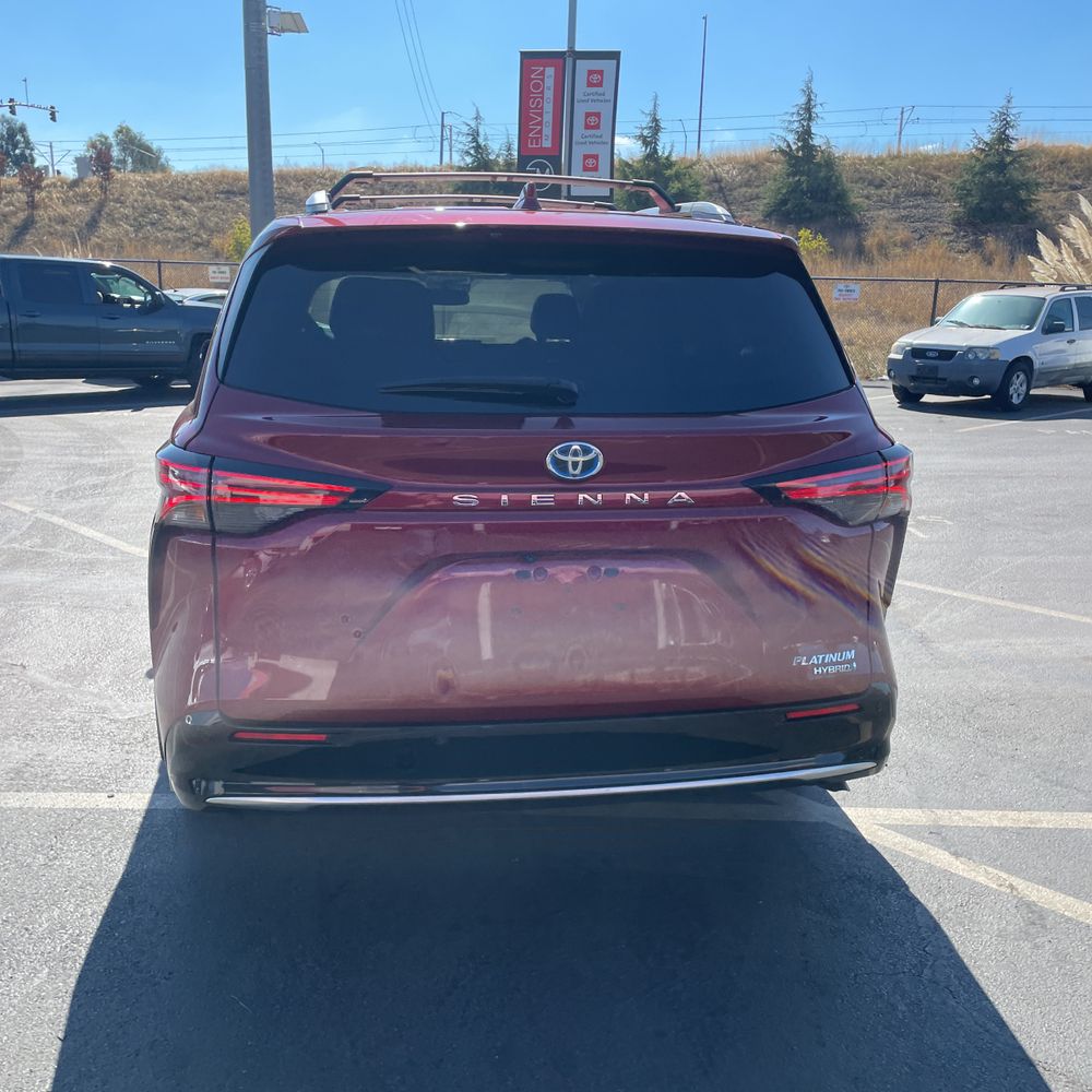 2022 Toyota Sienna Platinum 7-Passenger