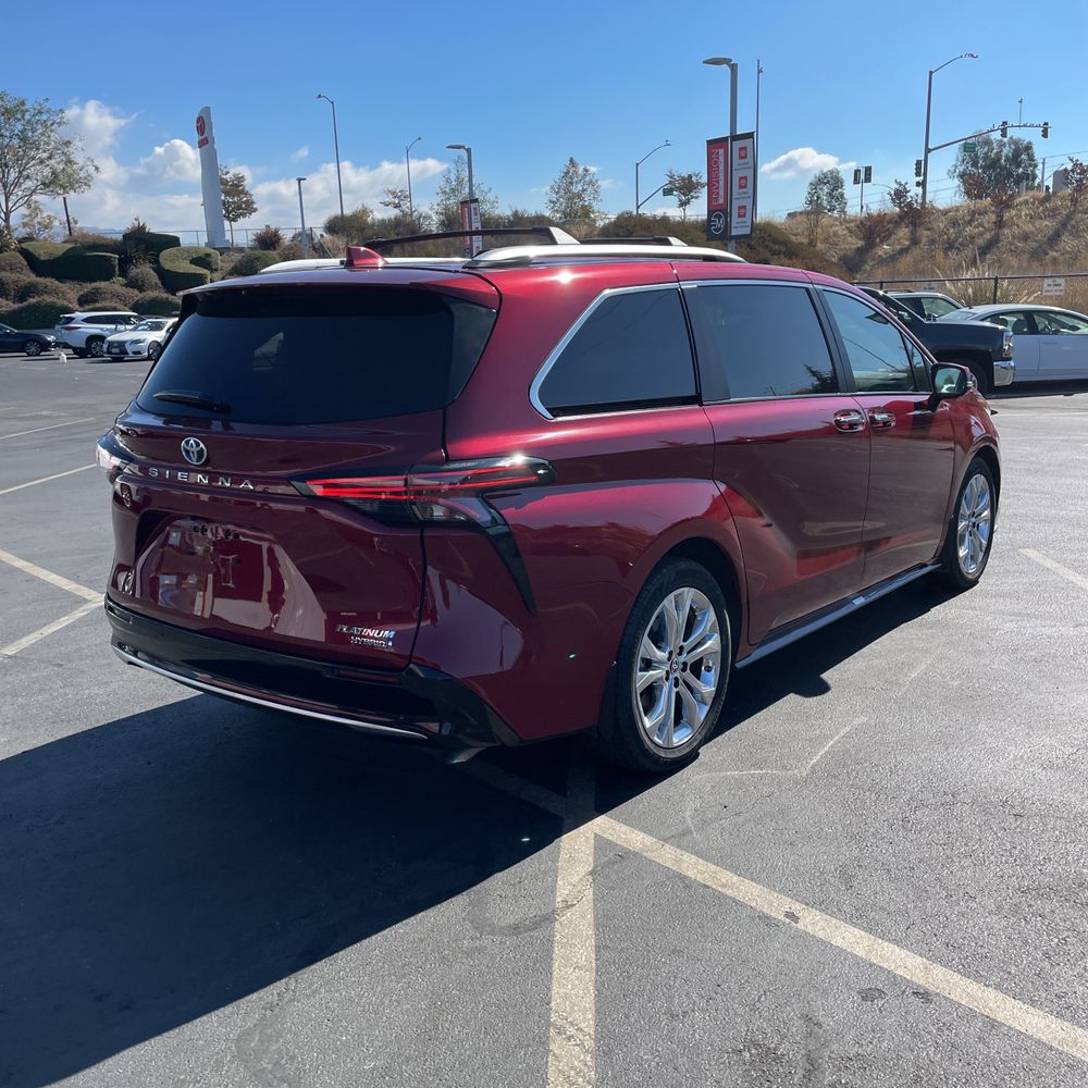 2022 Toyota Sienna Platinum 7-Passenger