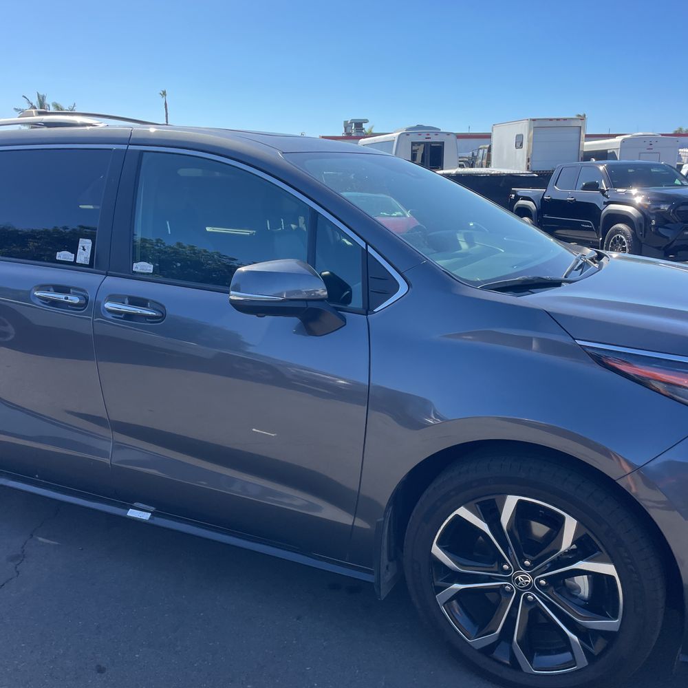 2025 Toyota Sienna Platinum 7-Passenger