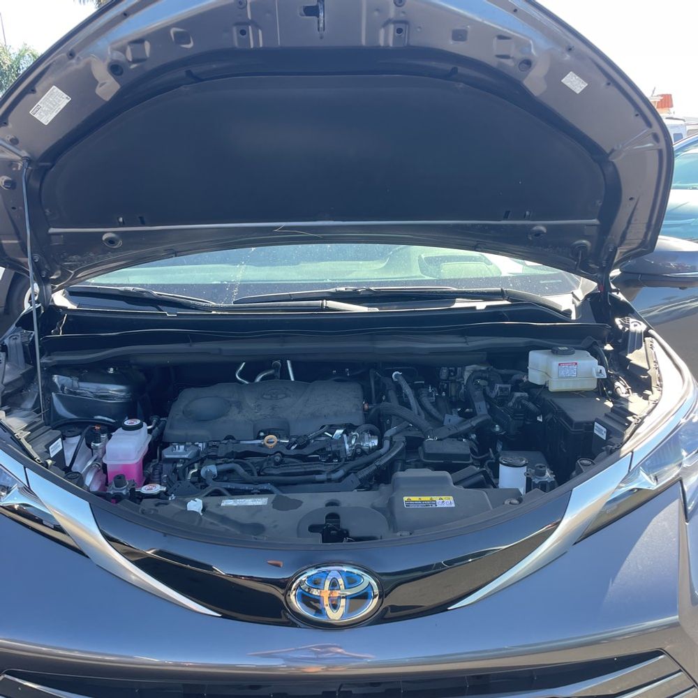 2025 Toyota Sienna Platinum 7-Passenger
