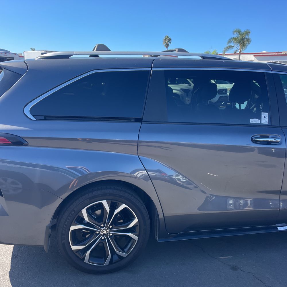 2025 Toyota Sienna Platinum 7-Passenger