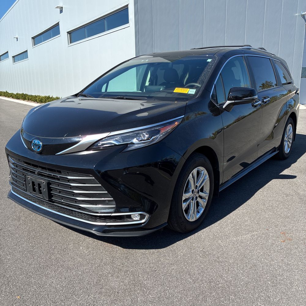 2024 Toyota Sienna Platinum 7-Passenger