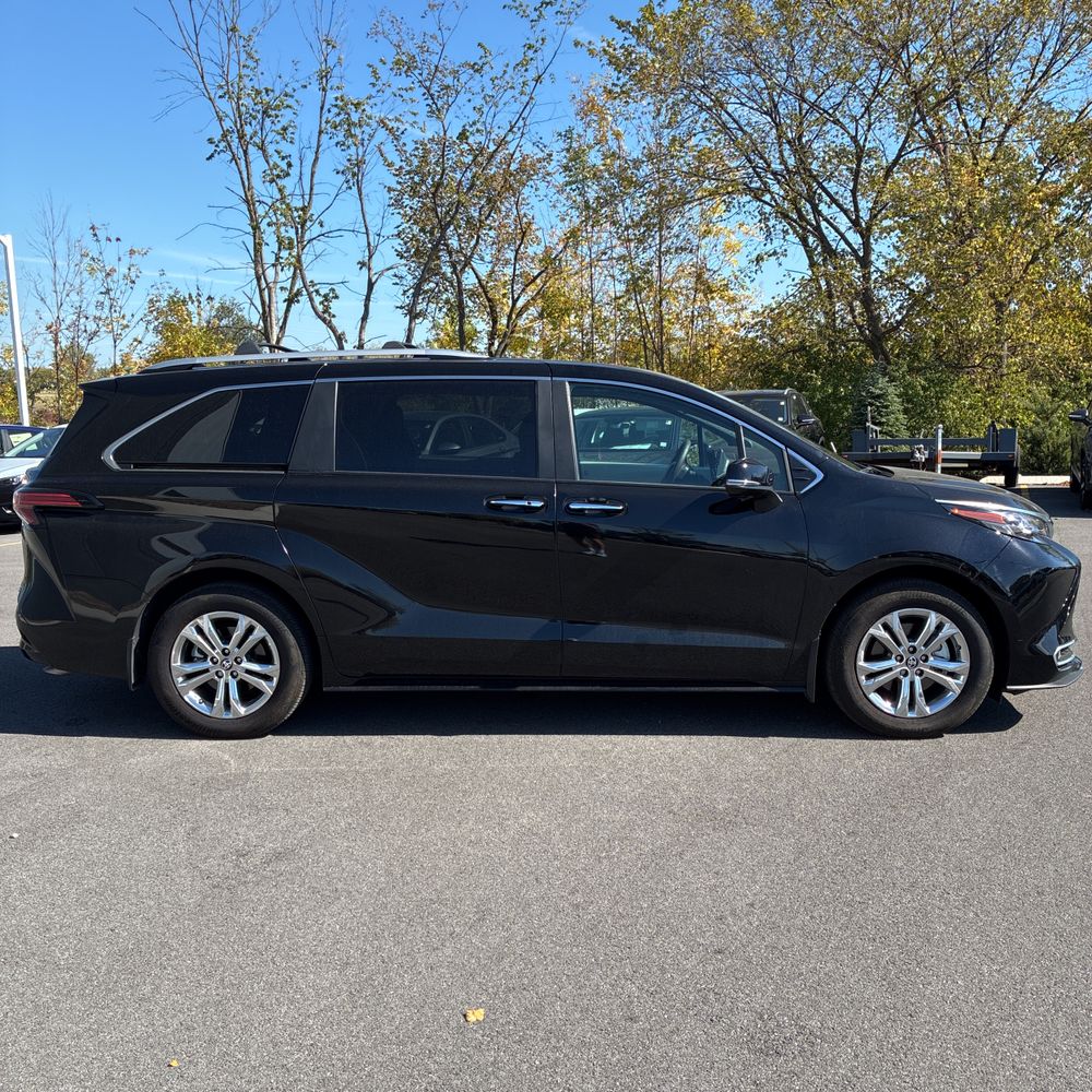 2024 Toyota Sienna Platinum 7-Passenger